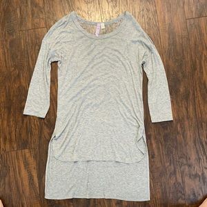 High to low long sleeved top